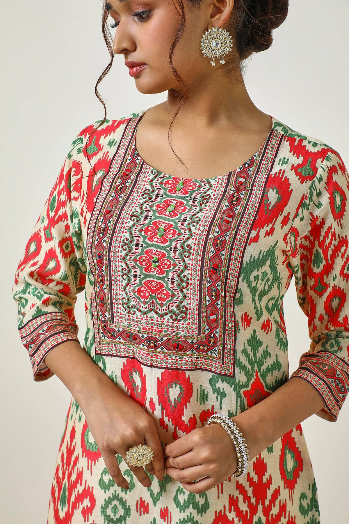 Cream Printed Linen Blend Kurta With Mirror Work - Image 2